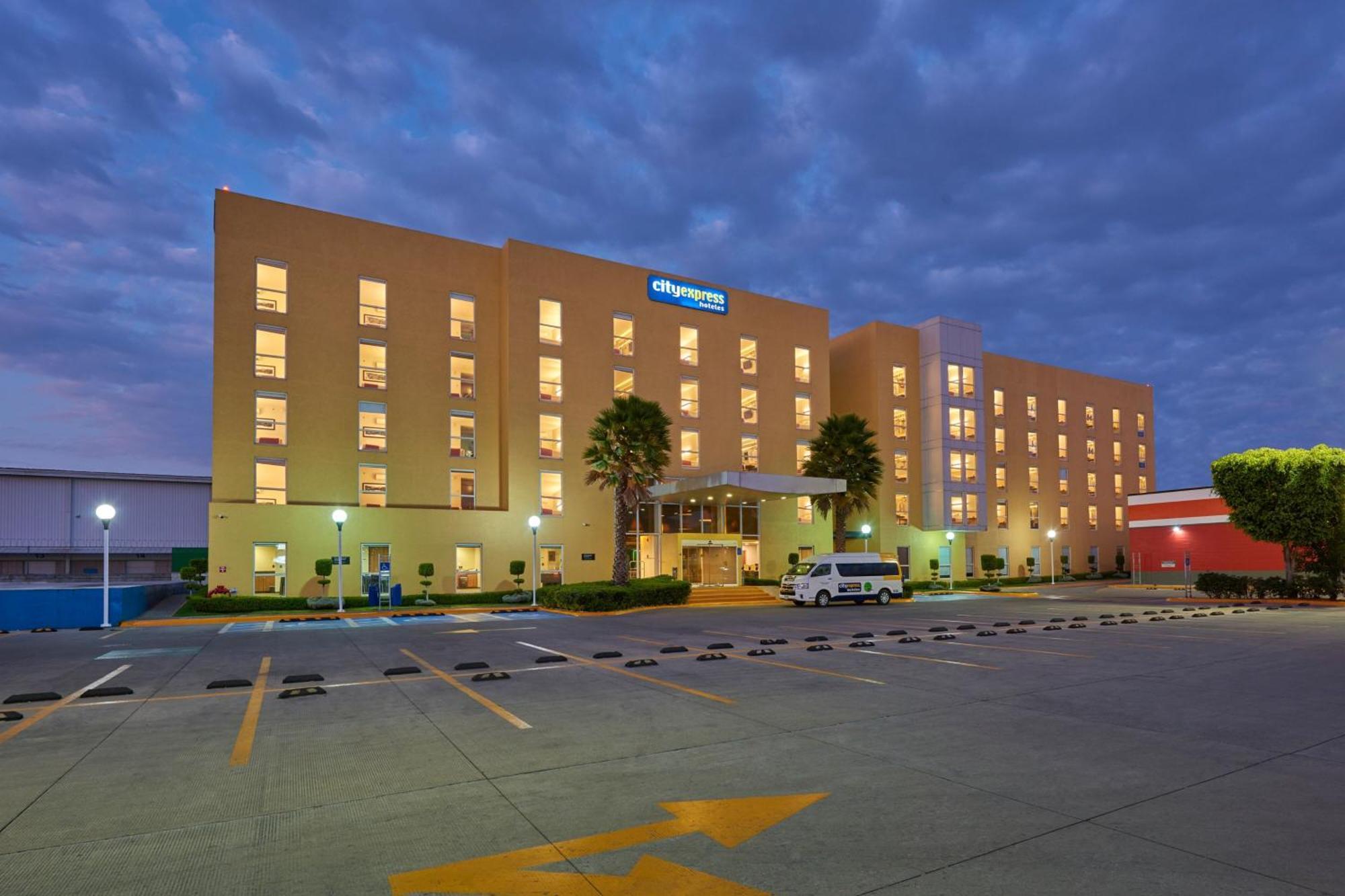 City Express By Marriott Ciudad De Mexico Plaza Central Exterior photo